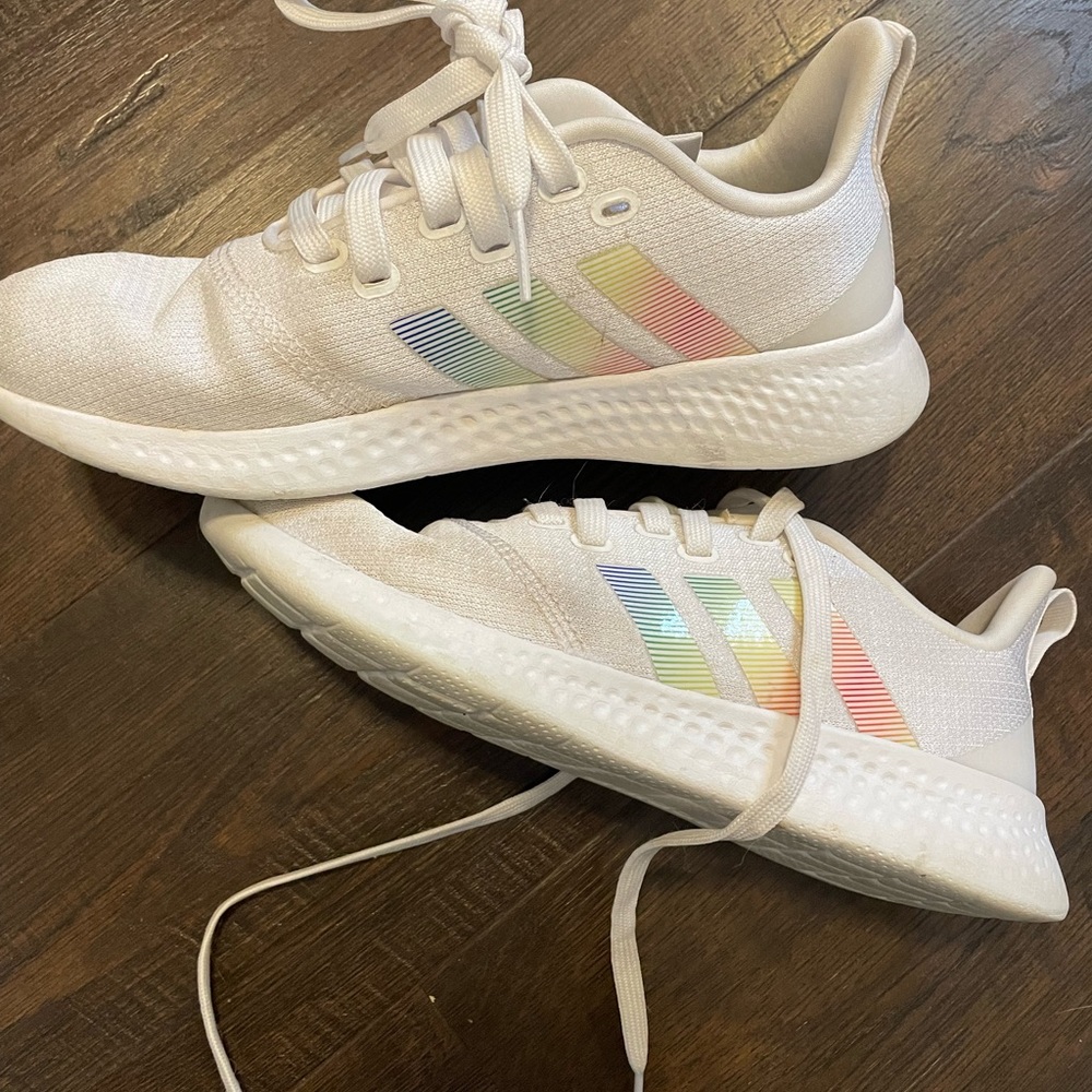 Adidas Cloud Foam 🌈